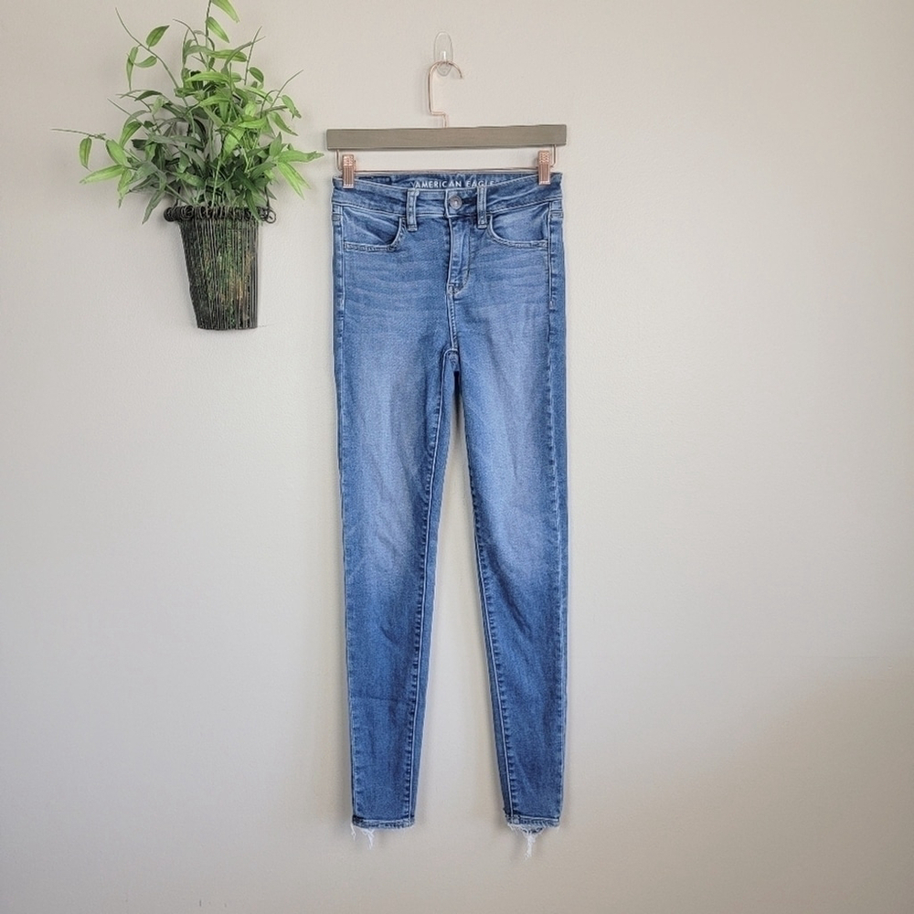 American Eagle Hi Rise Jegging Medium Wash Skinny Legging Frayed AE 2 Jeans